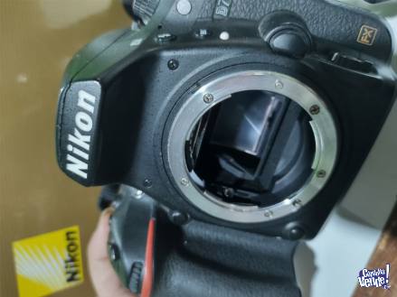Nikon 750 , 2 batería, cargador, correa y caja original