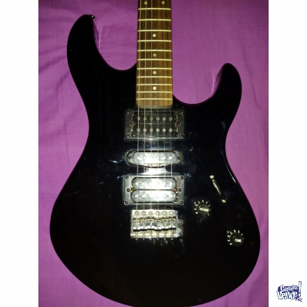 Guitarra Yamaha Erg 121c + Amplificador Yamaha Ga-15