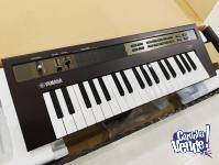 Yamaha Reface DX 37-Key Mobile Mini FM Synthesizer
