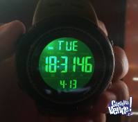 Reloj Skmei Digital Color Verde, Crono, Timer, Alarma.