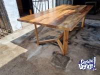 Mesa de madera maciza de Zoita