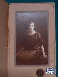 Antigua foto de mujer - tarjeta postal