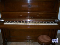 Dueño vende Piano Rönish alemán