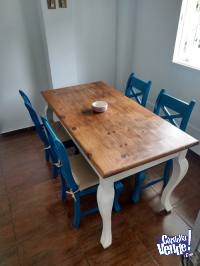 Mesa de comedor y 4 sillas