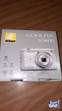Cámara NIKON Coolpix S3600 SD 16GB COMO NUEVA