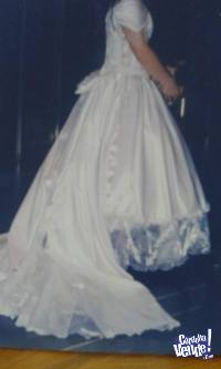 vestido de novia gipiur, gaza cristal y raso, usado
