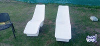 Urgente vendo 2 sillones de fibra de vidrio color blanco