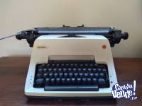 Máquina de escribir Olympia SG-3