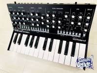 Roland Boutique SE-02 Analog synthesizer, K-25m Keyboard